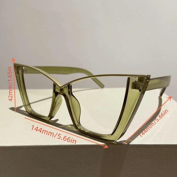 New Arrival Clear Frames “Modest” 🤓 - Picture 3 of 6